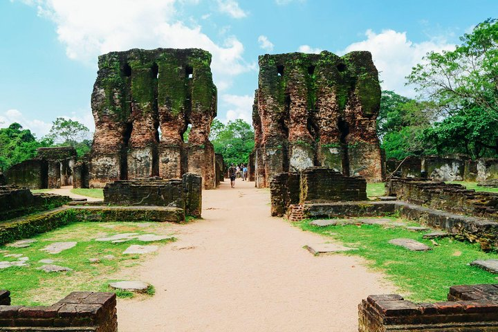 Private Day Trip to Sigiriya and Polonnaruwa By Sigiritrip Tours - Sri Lanka